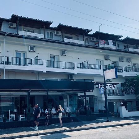 Platon Hotel เนปอรอย ภายนอก รูปภาพ