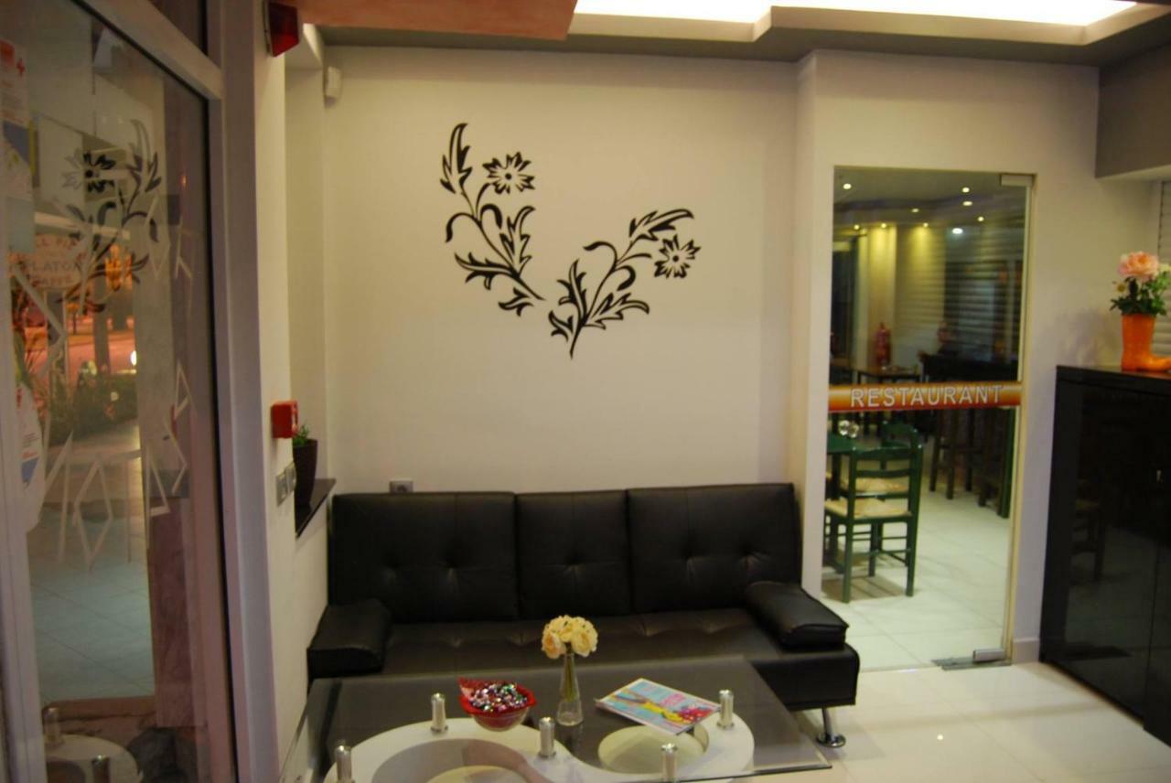 Platon Hotel เนปอรอย ภายนอก รูปภาพ